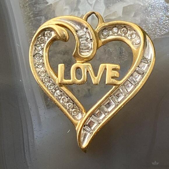 Jewelry - 10K Yellow Gold Diamonds LOVE Heart Shape Pendant Necklace For Women